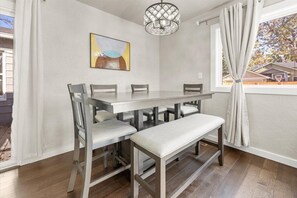 Dining - North End Gem w/ Hot Tub, Fast Wifi, GameRoom, Fire Pit (Boise)