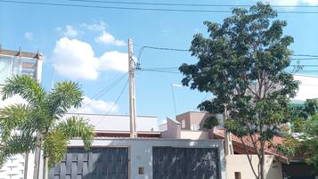 Third-party on-site parking