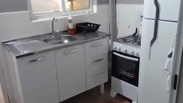Frigorífic, microones, forn i placa de cuina