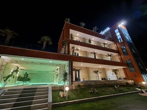 Front of property - Festim Villa Hotel (Qendër Vlorë)