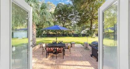 Mid-Century Oasis awaits YOU!