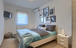 3 chambres, fer et planche à repasser, lit parapluie, Wi-Fi gratuit