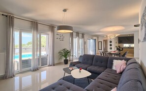 TV, DVD player, stereo - Stunning home in Pula (Pula)