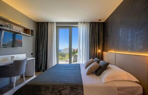 4 habitaciones, tabla de planchar con plancha y cuna de viaje