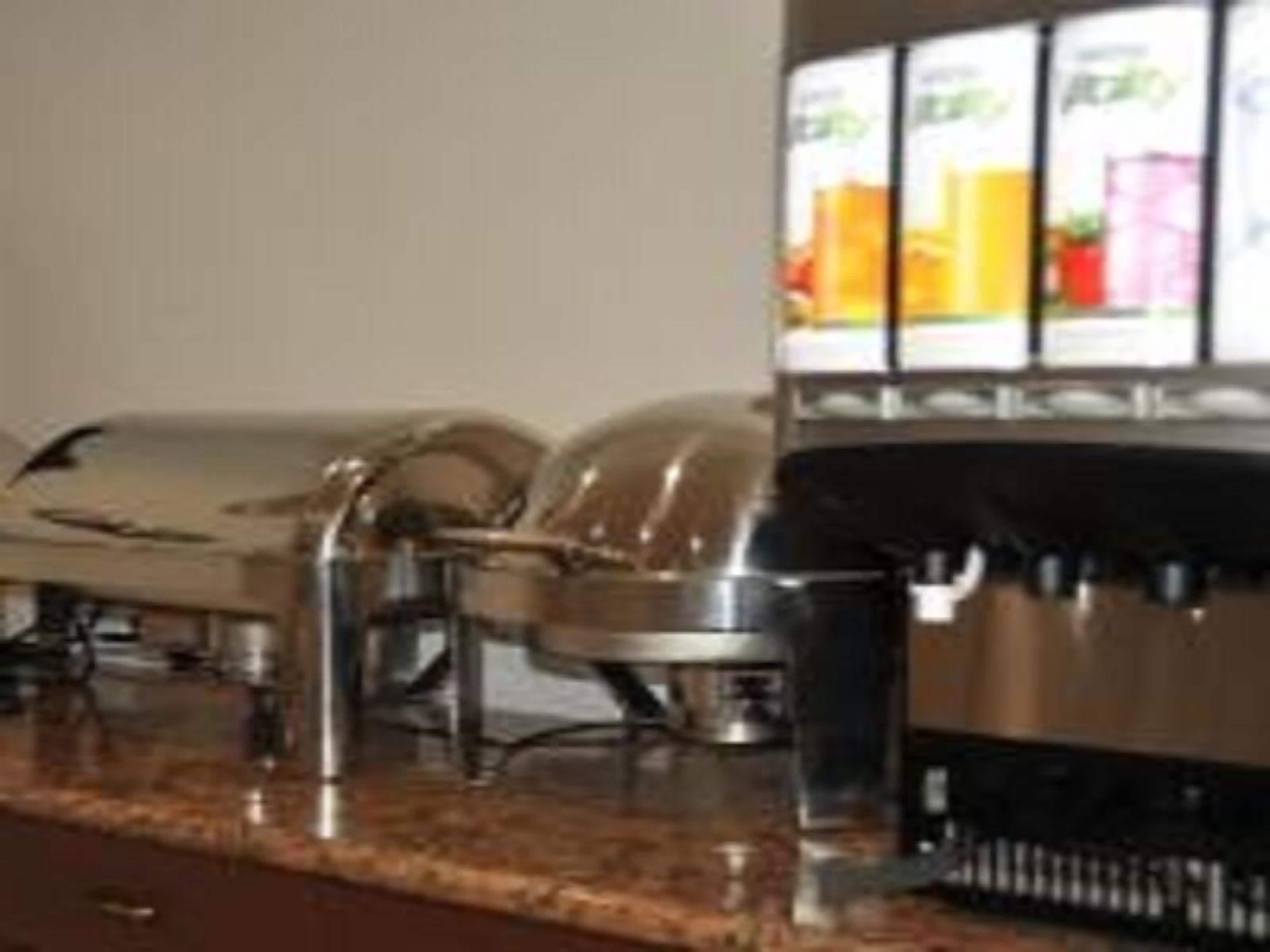 فطور أوروبي مجانًا يوميًا