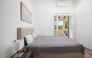 4 makuuhuonetta, silitysrauta/-lauta, vauvan matkasänky, ilmainen Wi-Fi