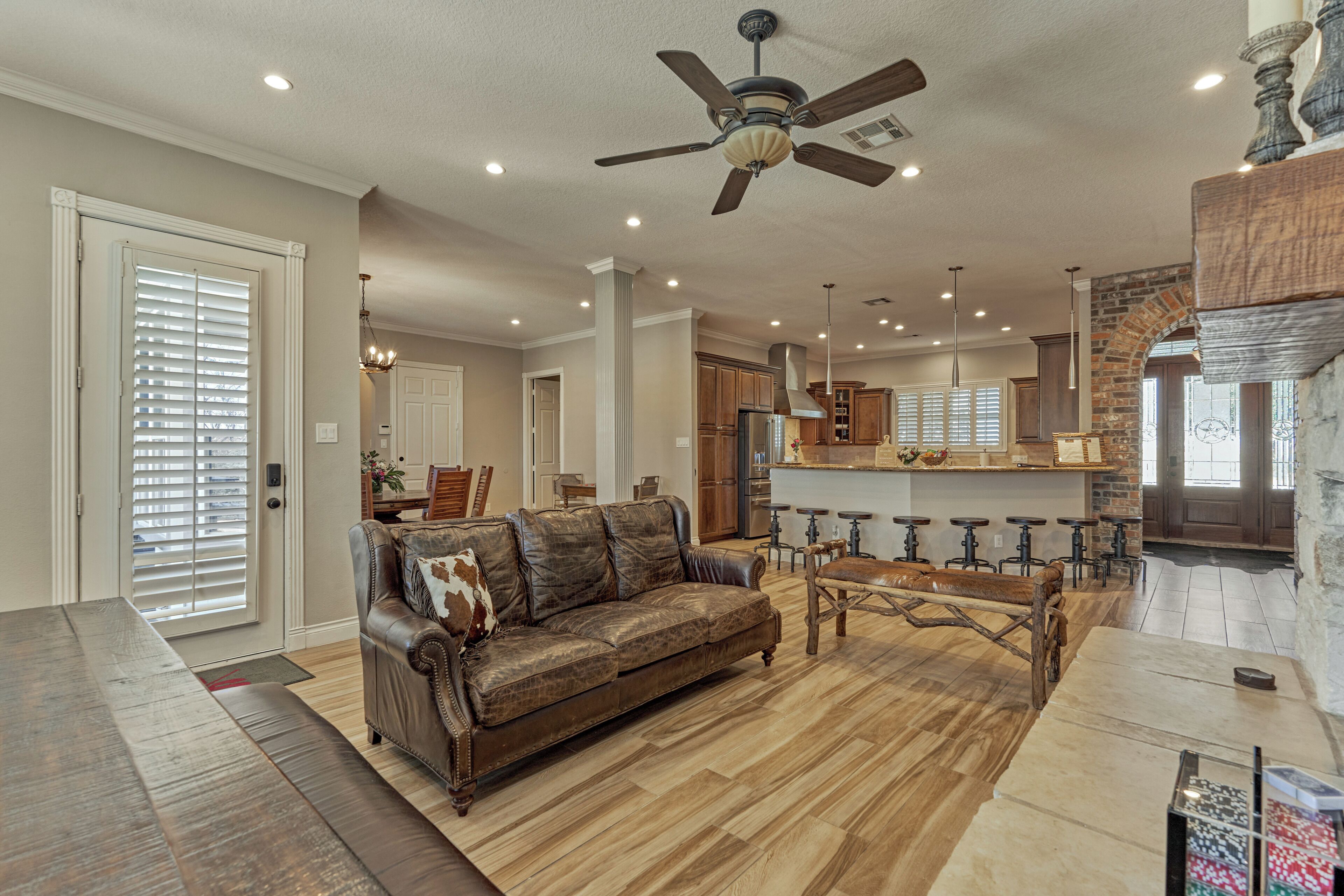 Smart TV, chimenea y videojuegos 