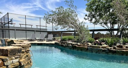 Ultimate Upscale Sports Retreat Near Houston.
42 Comfortable Beds.