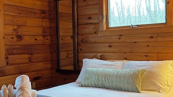 2 bedrooms, desk, free WiFi, bed sheets