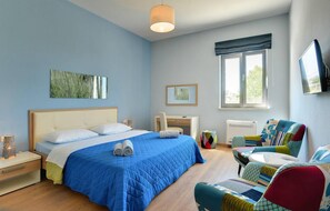 7 bedrooms, iron/ironing board, travel crib, free WiFi - Gorgeous home in Krnica (Krnica)