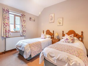 2 bedrooms, WiFi, bed sheets, wheelchair access