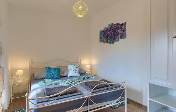 3 chambres, fer et planche à repasser, lit parapluie, Wi-Fi gratuit