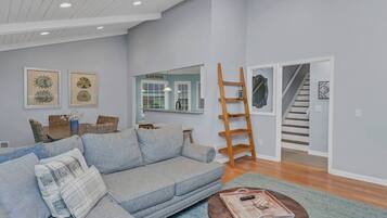 TV connectée, cheminée, baby-foot