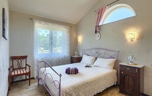 3 chambres, accès au Wi-Fi (inclus), literie fournie
