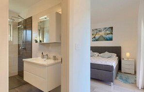 Shower, hair dryer - Lovely home in Liznjan (Liznjan)