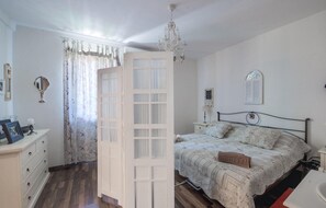 7 dormitorios, cuna de viaje, wifi gratis y ropa de cama