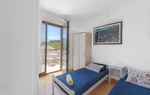 7 Schlafzimmer, Reisekinderbett, kostenloses WLAN, Bettwäsche