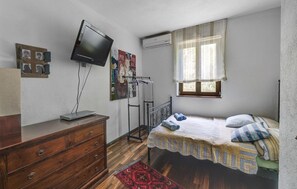 7 Schlafzimmer, Reisekinderbett, kostenloses WLAN, Bettwäsche