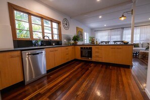 Private kitchen - Comfortable Southport Home  (Southport)