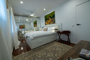 3 bedrooms, iron/ironing board, WiFi, bed sheets - Comfortable Southport Home  (Southport)