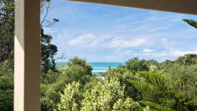 Whale Watch Family & Pet Friendly Augusta Retreat