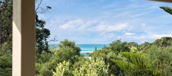 Whale Watch Family & Pet Friendly Augusta Retreat