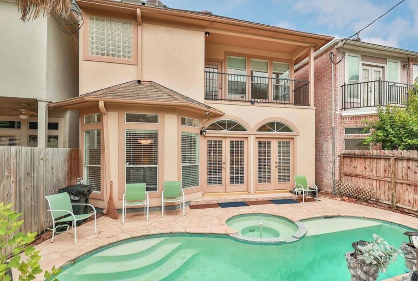Galleria Home: Swim, Play, Relax, Walk Anywhere!