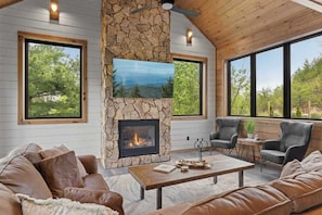 Interior - Rustic Luxury Cabin with Pool in Walland (Walland)