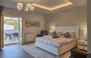 4 bedrooms, iron/ironing board, travel crib, free WiFi - Stunning home in Pula (Pula)