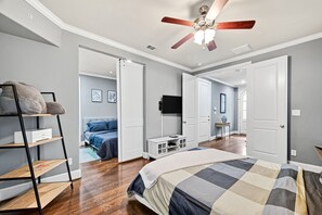 4 bedrooms, desk, iron/ironing board, free WiFi