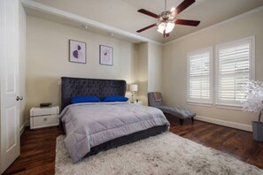 4 bedrooms, desk, iron/ironing board, free WiFi