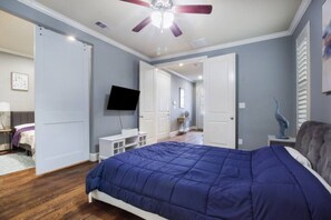 4 bedrooms, desk, iron/ironing board, free WiFi