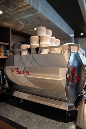 Daily cooked-to-order breakfast (USD 20 per person)