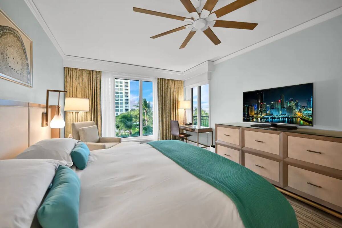 Luxury Condo, 1 Bedroom, Ocean View | 1 bedroom, premium bedding, desk, blackout drapes