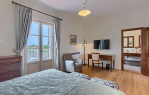 4 chambres, fer et planche à repasser, Wi-Fi gratuit, draps fournis