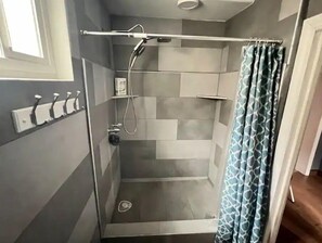 Towels, soap, toilet paper - Nice House with 5 beds. (Tijuana)