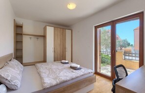 6 Schlafzimmer, Bügeleisen/Bügelbrett, Reisekinderbett, kostenloses WLAN