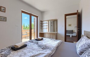 6 chambres, fer et planche à repasser, lit parapluie, Wi-Fi gratuit