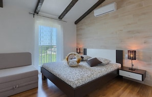 3 chambres, fer et planche à repasser, lit parapluie, Wi-Fi gratuit