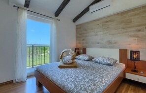 3 chambres, fer et planche à repasser, lit parapluie, Wi-Fi gratuit