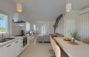 Frigorifero, microonde, forno, lavastoviglie