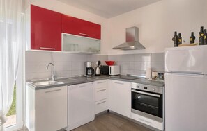 Køleskab, ovn, kogeplade, opvaskemaskine