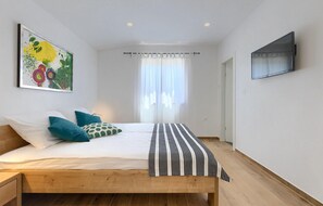 4 Schlafzimmer, Bügeleisen/Bügelbrett, Reisekinderbett, kostenloses WLAN