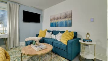 Smart TV, books, stereo