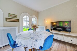Dining - Walk to Harbor! Historic Mamaroneck Guest House (Mamaroneck)