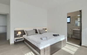 4 Schlafzimmer, Bügeleisen/Bügelbrett, Reisekinderbett, kostenloses WLAN