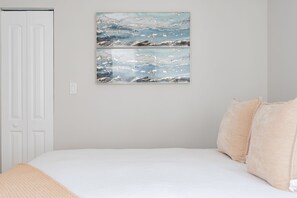 2 bedrooms, desk, iron/ironing board, travel cot