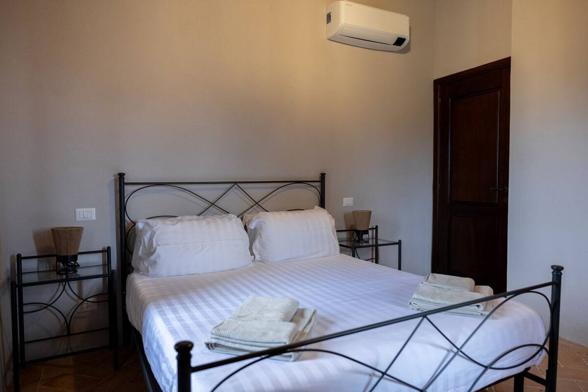 La casa dell'Architetto | 2 bedrooms, premium bedding, down duvets, in-room safe