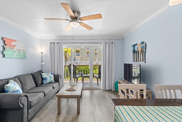 TV - SALTY PELICAN (Galveston)