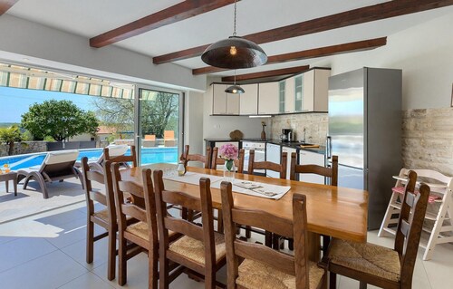 Cozy home in Sveti Petar u Sumi